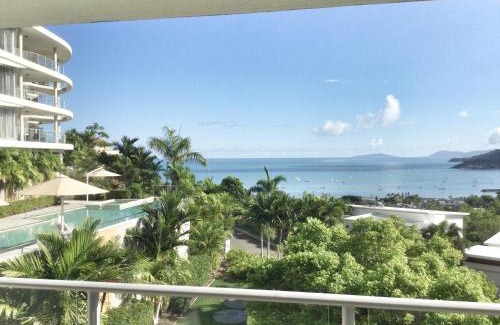 Airlie Beach Apartment | Three B Airlie 2 bedroom unit Seaviews & Pool