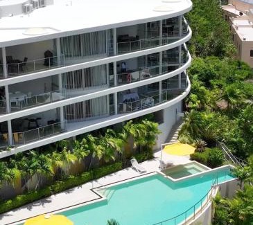 Airlie Beach Apartment | Three B Airlie 2 bedroom unit Seaviews & Pool