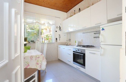 Drasnice Apartment | Three bedroom apartment near beach Drašnice, Makarska (A-2644-b)