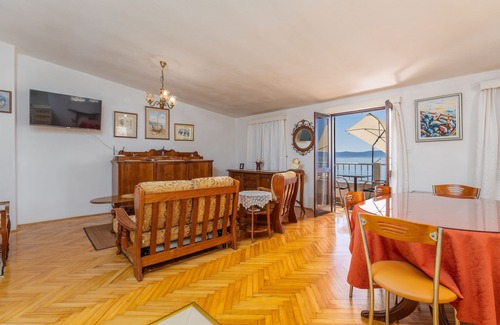 Drasnice Apartment | Three bedroom apartment near beach Drašnice, Makarska (A-2722-a)