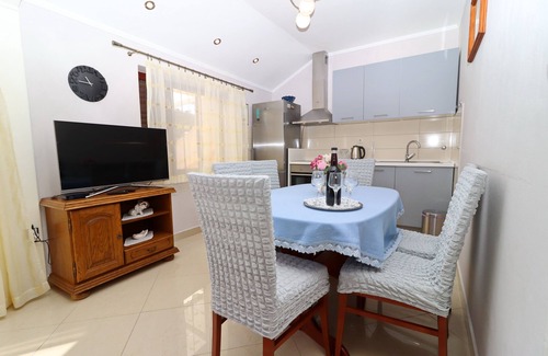 Brna Apartment | Three bedroom apartment near beach Brna, Korčula (A-4463-b)