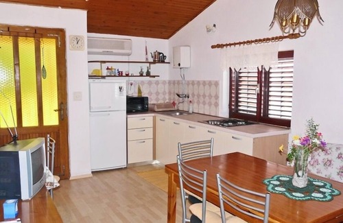 Brna Apartment | Three bedroom apartment near beach Brna, Korčula (A-5902-a)