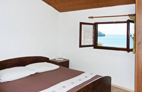 Brna Apartment | Three bedroom apartment near beach Brna, Korčula (A-5902-a)