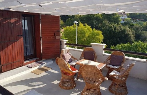 Rukavac Apartment | Three bedroom apartment with terrace Rukavac, Vis (A-23763-a)