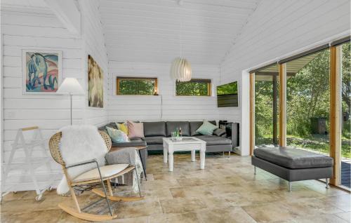 Faarevejle House | Three-Bedroom Holiday Home In Farevejle