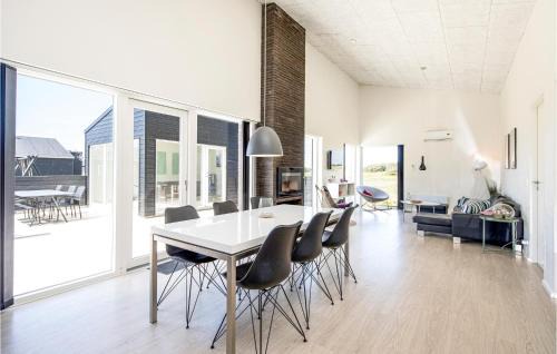 Nørre Lyngby House | Three-Bedroom Holiday Home Løkken With A Fireplace 07