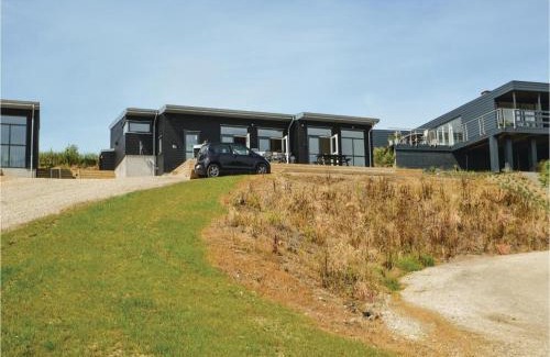 Grønninghoved Strand House | Three-Bedroom Holiday Home In Sjolund