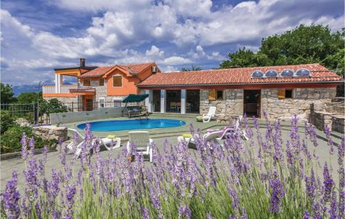 Krusevo House | Three-Bedroom Holiday Home In Krusevo
