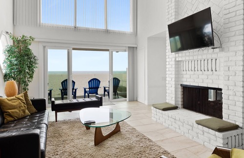 Hollywood Beach House | Three-level beachfront retreat with private rooftop deck, hot tub, & wet bar