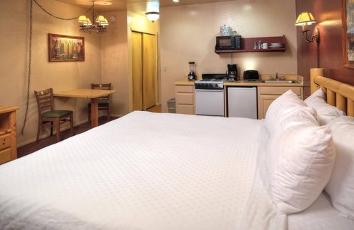 Kohls Ranch Resort | Three Modish Units! Family & Friends Getaway! 4 Seasons Recreation, Pool