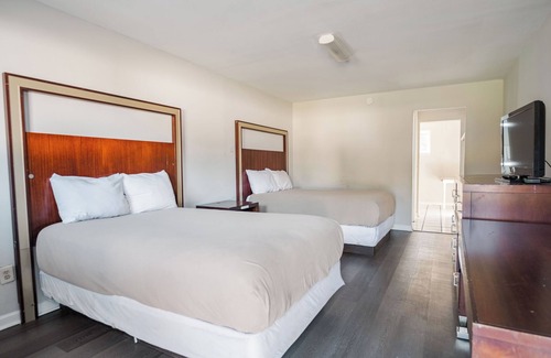 Savannah Hotel | Thunderbird Inn