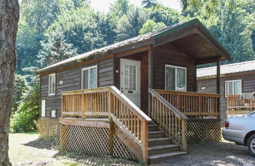 Monroe Cabin | Thunderbird RV & Camping Resort