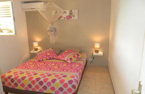 Le Robert Apartment | TI COLIBRI COQUET T2 VUE MER Possibilité repas