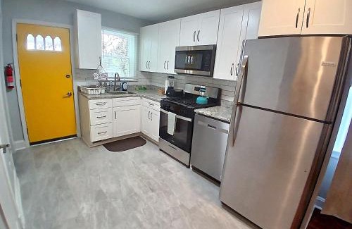 Northeast Bed & Breakfast | Tidy Private Room in Washington DC