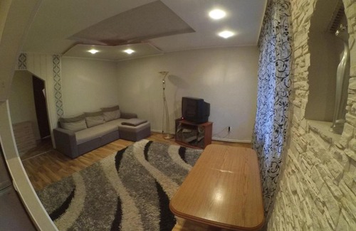 Uzhhorod Apartment | Tihogo 15