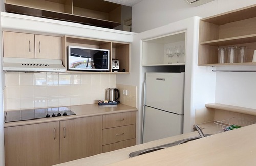 Surfers Paradise Apartment | Tiki Hotel Surfers Paradise