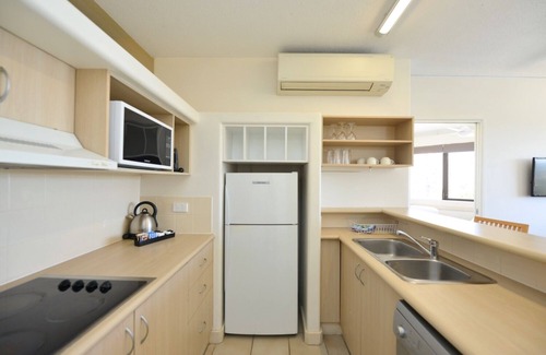 Surfers Paradise Apartment | Tiki Hotel Surfers Paradise
