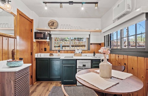 Colorado Springs Cabin | Timber Lodge Cabin 02