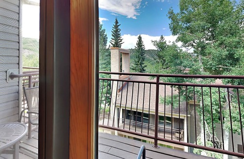 Snowmass Village Condo | 🌲Timberline 303 Studio Loft Standard ~ Hot Tub~Pool~WiFi~Ski-in/out~Local Shuttle🌲