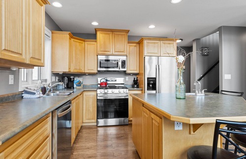 Sun Peaks House | Timberwolf Lodge - Private, Luxurious, Ski-in/Out Chalet
