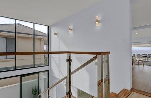 The Entrance North Apartment | Time and Tides - Beachfront, Stunning Ocean Views.