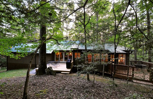 Townsend Cabin | Time Well Wasted - A Mountain Woodland Retreat