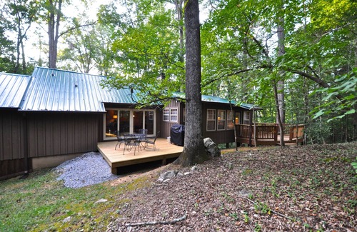 Townsend Cabin | Time Well Wasted - A Mountain Woodland Retreat