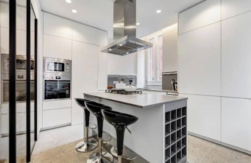 Rione VII Regola Apartment | Timeless Charm in Trastevere Luxury Residence with Enchanting Courtyard