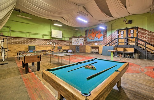 Wilcoe Apartment | Timeless Gary Studio, ATV Trails On-Site!