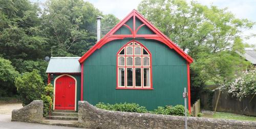 Chale Apartment | Tin tabernacle perfect for group getaways