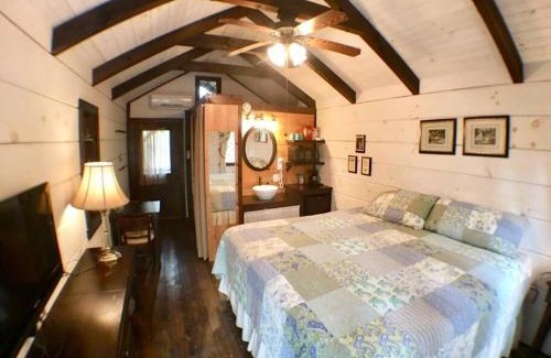 Sevierville House | Tiny Home Cottage Near the Smokies #4 Stella