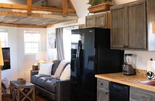 Branson Apartment | Tiny House on Branson Ranch- Fresh Eggs + Friendly Animals