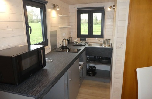 Bernieres Cottage | Tiny House Oscar meadow