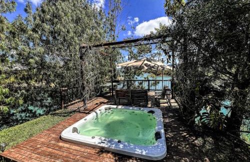 El Penol Villa | Tiny Lake House - Guatapé