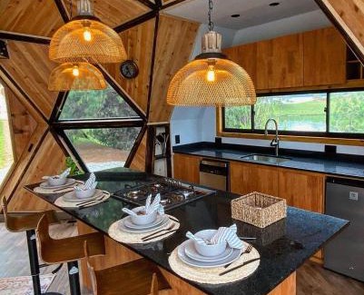 El Penol Villa | Tiny Lake House - Guatapé