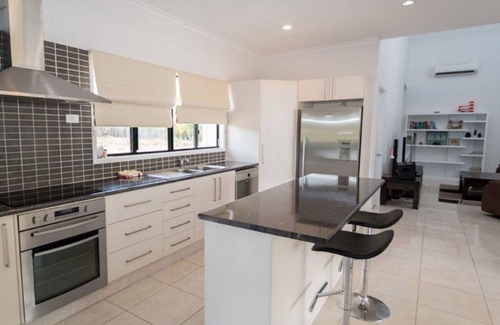 Horseshoe Bay House | Tiramula Lodge Holiday House
