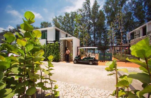 Rawai Apartment | Title III and II by Villacarte