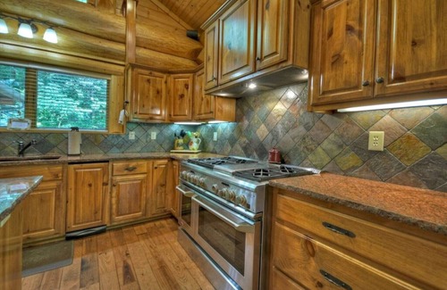 Blue Ridge Cabin | Toccoa Riverfront Log Cabin - Aska Adventure Area - The River Ridge Lodge