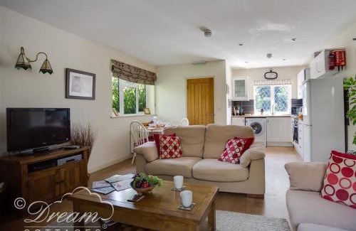 Frampton House | Toll Lodge