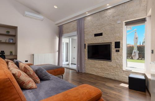 Vrvari Apartment | Toni & Julija