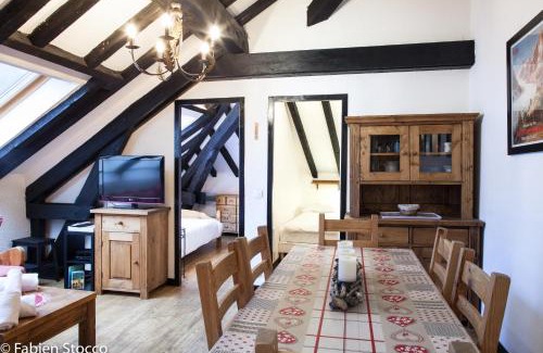 Chamonix City Centre Apartment | Top floor Apartment Mansard - Central Chamonix Mont Blanc Haven