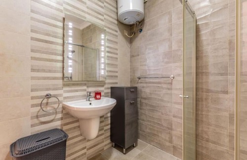 Marsaxlokk Apartment | Top floor apt - Minutes walk to the seafront