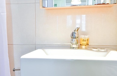 Nea Smirni Apartment | Top floor renovated studio