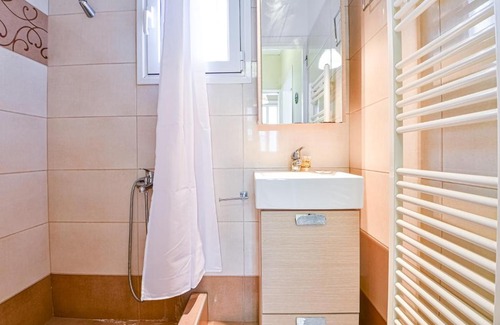 Nea Smirni Apartment | Top floor renovated studio