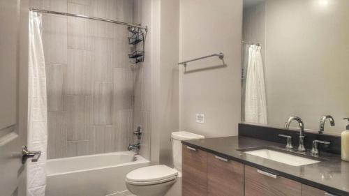 Northeast Apartment | Top Level Modern Luxury Apt in Washington DC