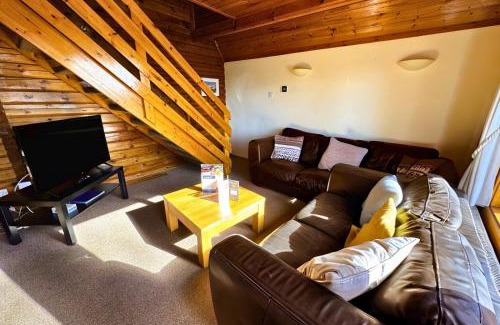 Liverton House | Tor View Lodge with Hot Tub & Sauna - Spa Resort - South Devon