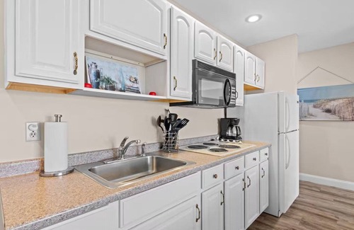 Kewadin House | 🛶 Torch Lake Vista | A-Ga-Ming Golf Retreat | Sunrise Views + Dual-Unit Condo ➠ 741