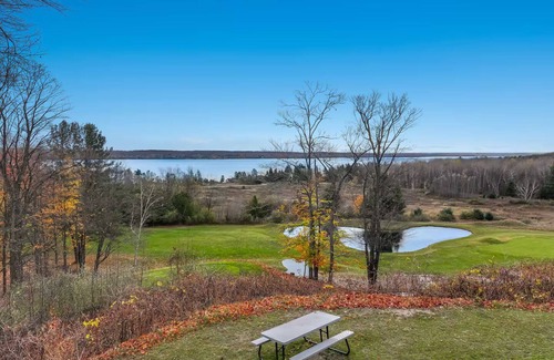 Kewadin House | 🛶 Torch Lake Vista | A-Ga-Ming Golf Retreat | Sunrise Views + Dual-Unit Condo ➠ 741