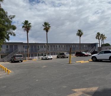 Yuma Hotel | Torch Lite Lodge