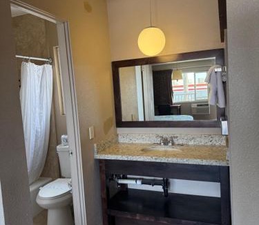 Yuma Hotel | Torch Lite Lodge